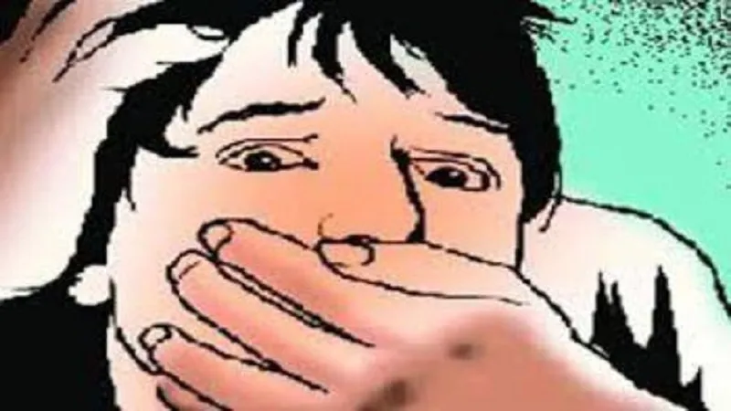 संभल: नशीला पदार्थ खिलाकर दुकानदार ने किशोर से किया दुष्कर्म, परिजन‍ों की कार्रवाई की मांग