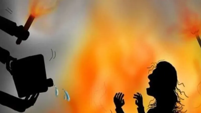 Jalaun में बड़ी घटना, छेड़खानी का विरोध करने पर किशोरी को जिंदा जलाने का प्रयास, पुलिस बोली- आरोपी से हो रही पूछताछ