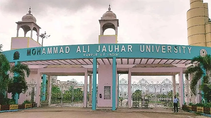 रामपुर : आयकर विभाग की टीम जौहर यूनिवर्सिटी से साथ ले गई महत्वपूर्ण अभिलेख