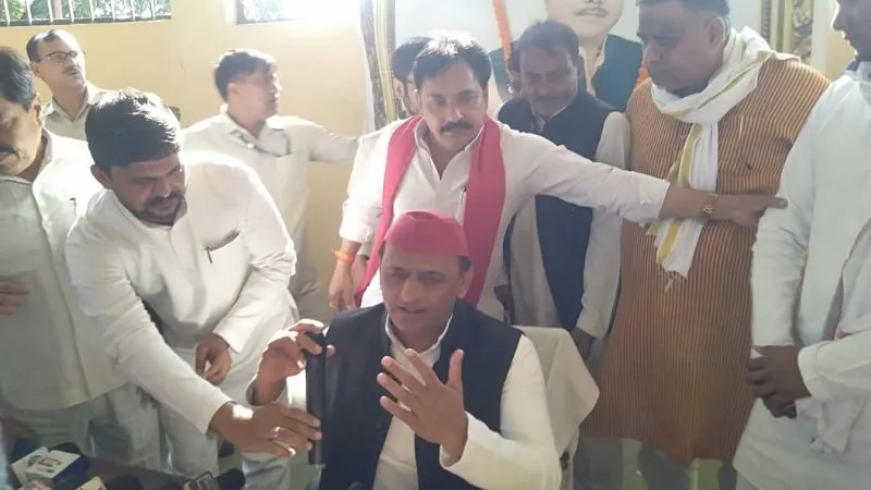 Kannauj में अखिलेश यादव विपक्ष पर गरजे, बोले- आजम खां को मिलेगा न्याय, धर्म के आधार पर फंसाया गया, ये कही बड़ी बात