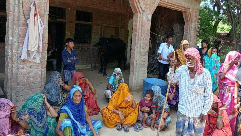 Kanpur Dehat News: मवेशी चराने गया अधेड़ सेंगुर नदी में डूबा… मौत, परिजनों में मची चीख-पुकार