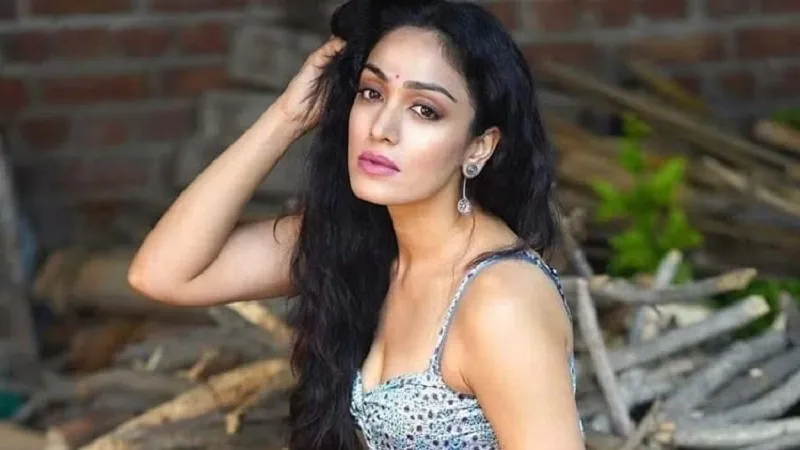 Khushali Kumar की फिल्म Starfish का फर्स्ट लुक रिलीज, देखें Video 