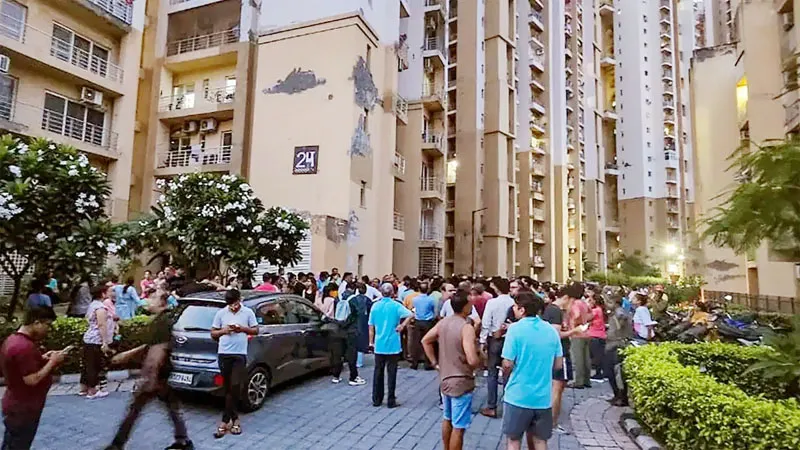 गौतमबुद्धनगर के लोग जनप्रतिनिधियों से नाराज, कहा- पहले हमारी रजिस्ट्री कराएं तब वोट मांगने आएं