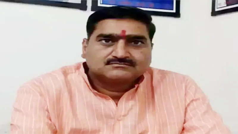 अलीगढ़: बीजेपी एमपी पर लगा गंभीर आरोप, पीड़ित ने कहा- जान से मरवाना चाहते हैं सांसद