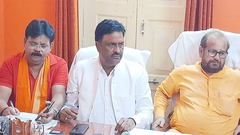 सहकारी समितियों में मिलेंगी दवाएं, खुलेंगे पेट्रोल पंपः सभापति