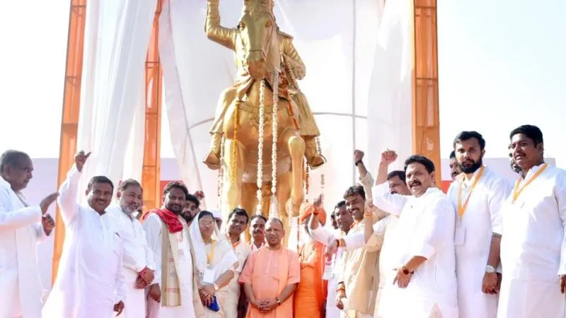 Unnao: CM Yogi विरोधियों पर जमकर गरजे, बोले- विदेशी जूठन से पलकर भारत में रह रहे षड्यंत्रकारियों से सावधान रहें लोग