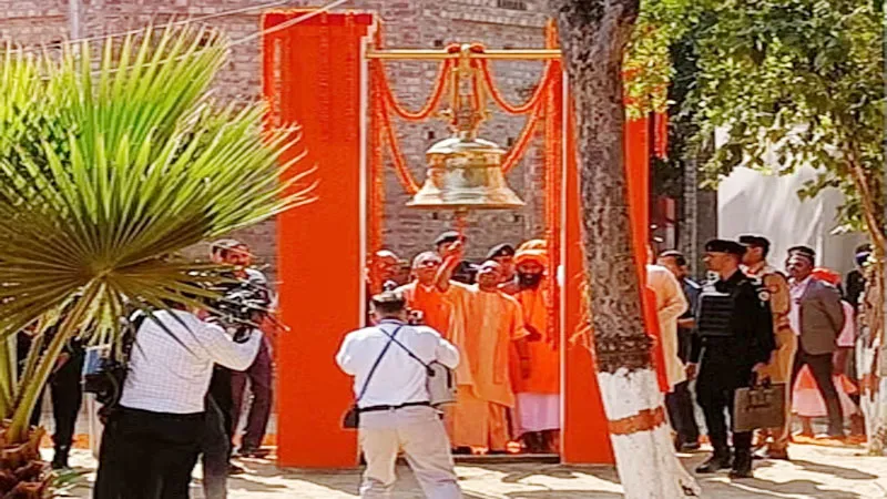 बागपत पहुंचे सीएम योगी, जिले को देंगे 351 करोड़ की परियोजनाओं की सौगात, जनसभा को करेंगे संबोधित