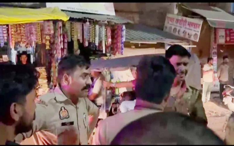 रायबरेली: सिपाहियों के खौफ से पटरी दुकानदार परेशान, करते हैं वसूली, खा लेते हैं खाद्य सामग्री!
