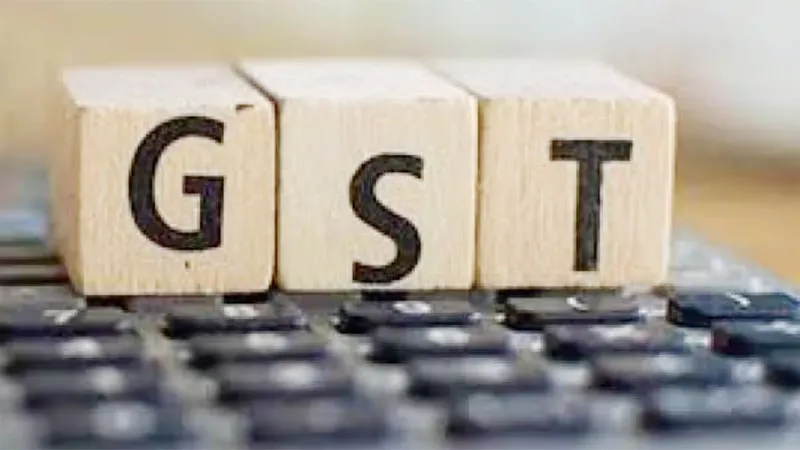 लखनऊ: पान मसाला फैक्ट्री में जीएसटी विभाग की छापेमारी जारी, मचा हड़कंप