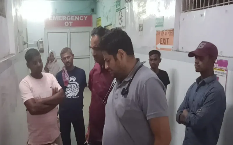 बहराइच: फूस के मकान में आग लगने से वृद्ध झुलसा, हालत गंभीर