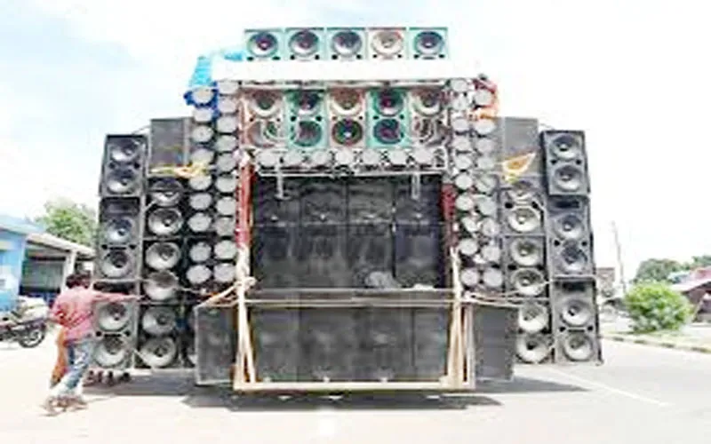 बस्ती में डीजे से परेशान हुए लोग!, 13 डीजे संचालकों पर पुलिस ने दर्ज किया केस