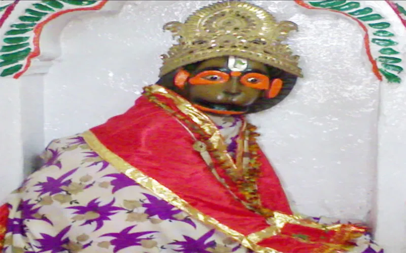 वाराणसी के रामनगर किले में मौजूद श्यामवर्ण दक्षिणमुखी हनुमान जी की मूर्ति है खास, दूर-दूर से दर्शन करने आते हैं भक्त