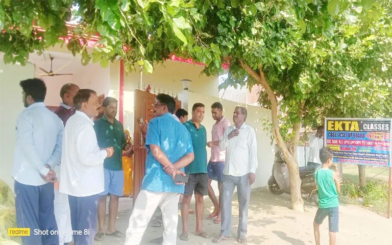 प्रयागराज: बदमाशों ने घर के बरामदे में सो रहे दंपति पर किया जानलेवा हमला, हालत गंभीर