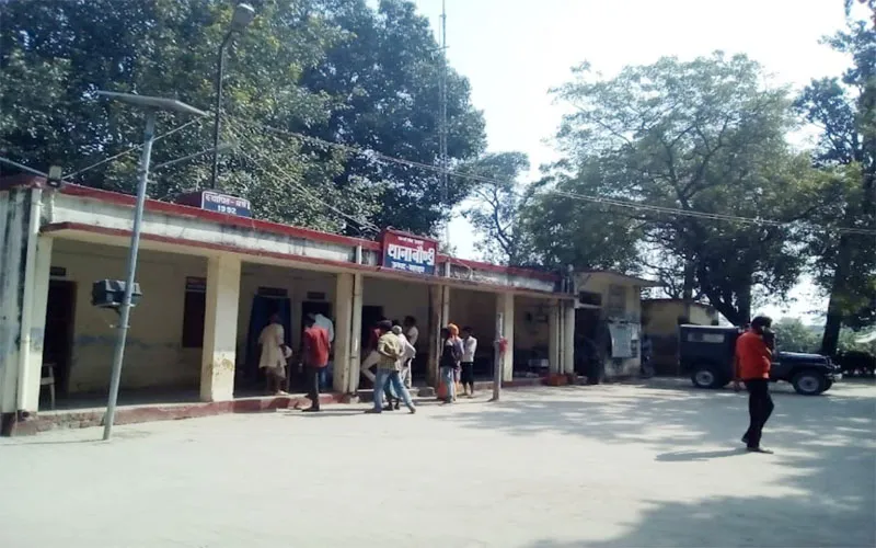 बहराइच: हथियारों से लैस दबंगों ने पैमाइश के बाद लगी झंडी को जमीन से उखाड़ा, फसल को पहुंचाया नुकसान, केस दर्ज