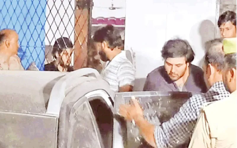 प्रयागराज: अतीक के बेटों की रिहाई पर जश्न मनाने वालों की अब खैर नहीं, पुलिस ने बनाया यह खास प्लान...