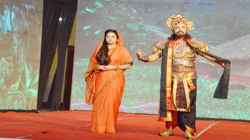 अयोध्या में शुरू हुई फिल्मी रामलीला, रावण मोह व नारद प्रसंग का हुआ मंचन