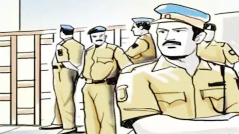 आगरा: कपड़े की दुकान में चल रहा था यह 'गलत काम', पुलिस पहुंची तो मच गया हड़कंप