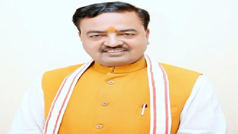 लखनऊ: JPNIC में गेट कूदकर घुसने पर भड़के डीप्टी सीएम केशव प्रसाद मौर्य, कहा- नौटंकी करने गए थे अखिलेश यादव