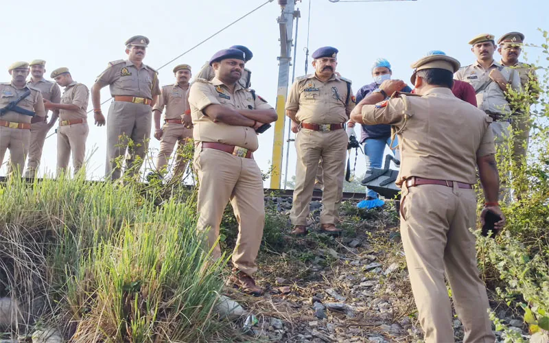 बहराइच: तालाब में मिले युवक के शव की हुई पहचान, गोरखपुर का है निवासी, एसपी ने घटनास्थल का लिया जायजा