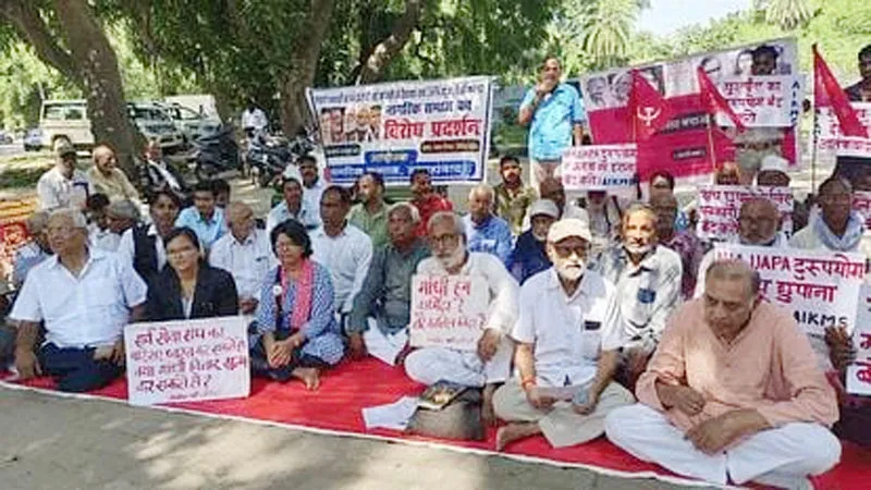 नई दिल्ली से प्रयागराज पहुंची विरासत यात्रा, नागरिकों ने किया भरपूर समर्थन