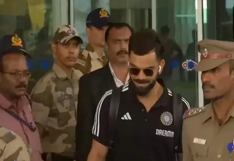 ICC World Cup 2023 : भारत-ऑस्ट्रेलिया की टीमें पहुंची चेन्नई, आठ अक्टूबर को पहली भिड़ंत...कूल अंदाज में दिखे 'किंग कोहली' 