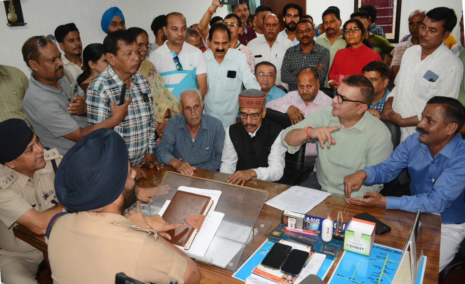 हल्द्वानी: विधायक सुमित ने क्यों कसा कटाक्ष  'ड्रेसिंग रूम' से संदेश के बाद बैकफुट पर 'कप्तान' ...!