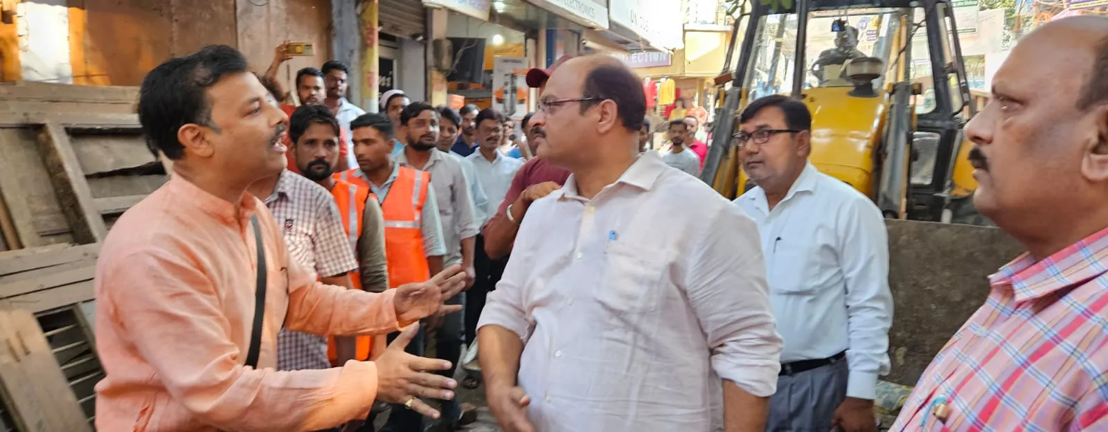 पीलीभीत: 2015  के मुख्य बाजार में पहली बार गरजे अफसर, व्यापारी नेता फुस्स...जानिए मामला