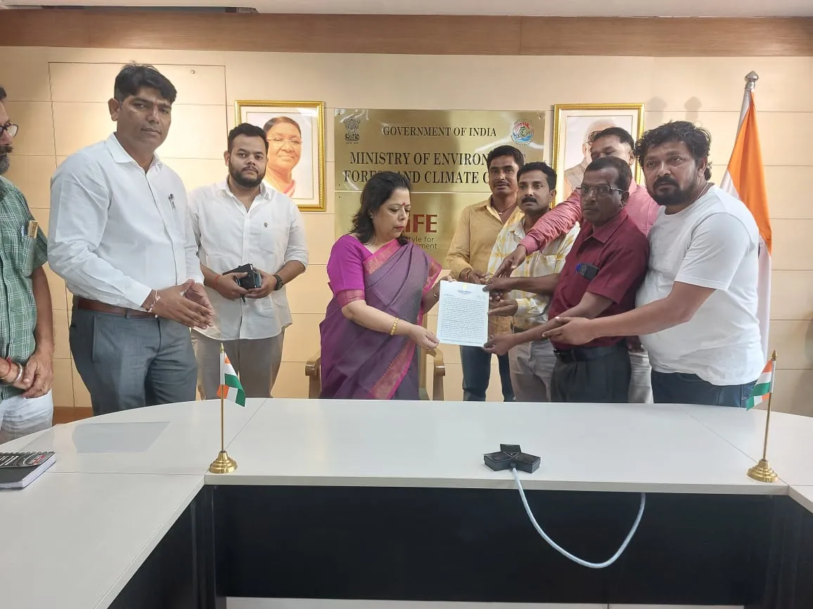 पीलीभीत: बाढ़ पीड़ित दिल्ली गए और वरुण को सुनाया दुखड़ा, फिर जानिए कैसे की मदद?