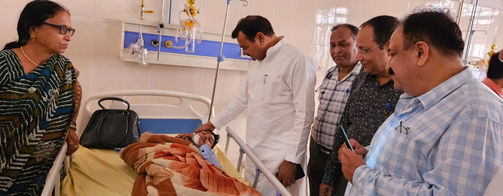 पीलीभीत: राज्यमंत्री बोले- सीएमओ साहब! डेंगू वार्ड के पीछे ही जलभराव, कमरों में घूम रहे चूहे..जानिए फिर क्या हुआ