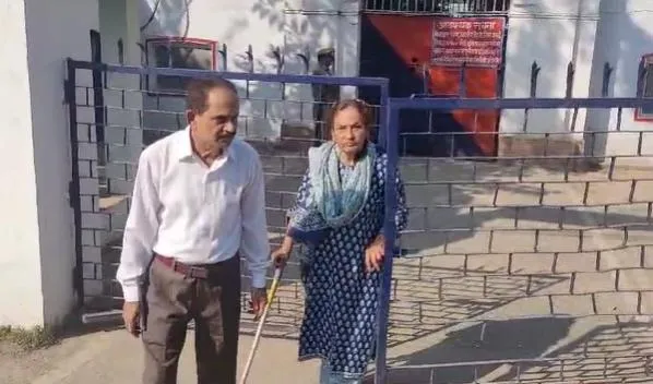 रामपुर: हरदोई जेल में अब्दुल्ला से मिले मौसा और मौसी, बोले- बुरा वक्त है...यह भी कट जाएगा