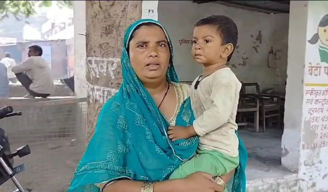 बरेली: आवास के लिए दर दर भटक रही महिला, जिलाधिकारी से लगाई गुहार