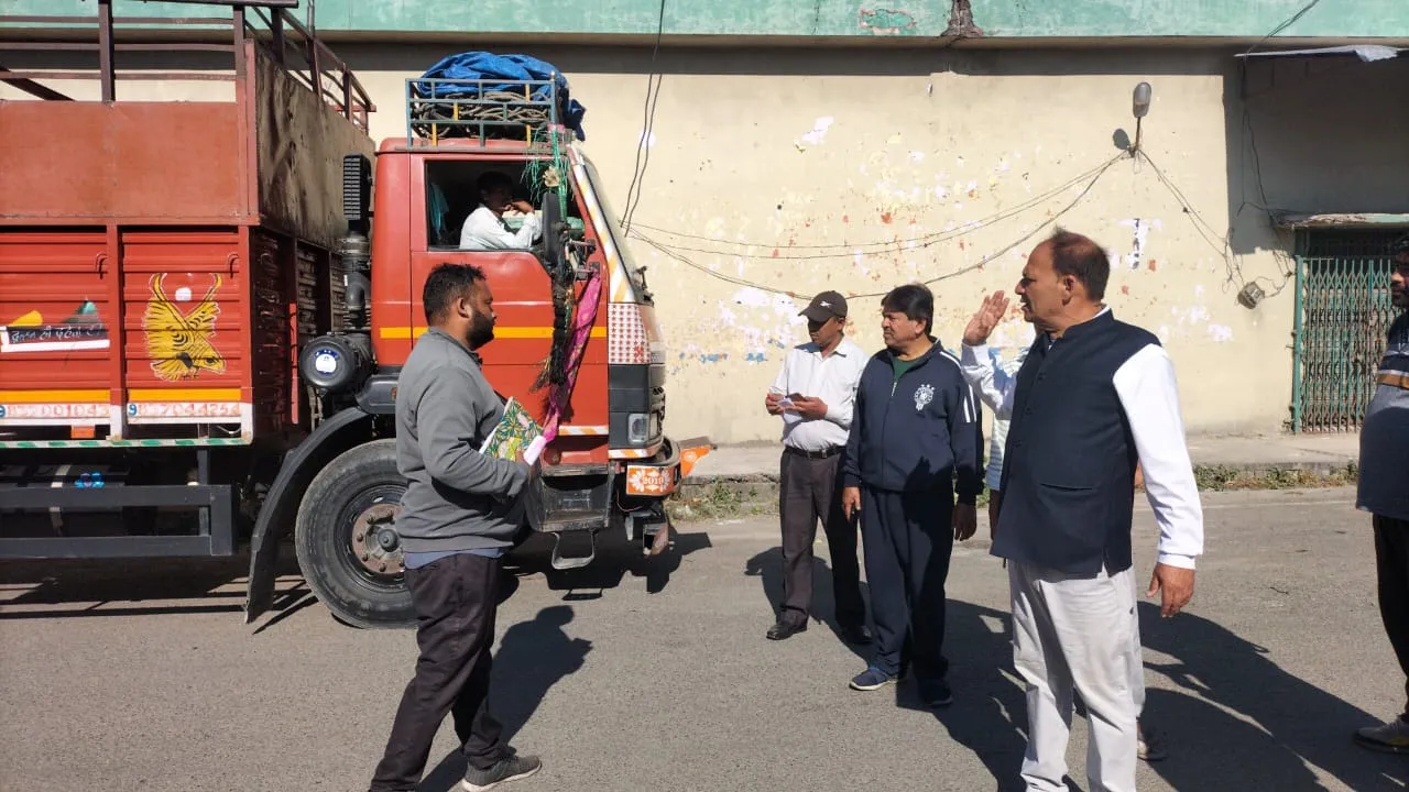 हल्द्वानी: राजस्व चोरी बर्दाश्त नहीं...मंडी परिषद अध्यक्ष ने मारा छापा