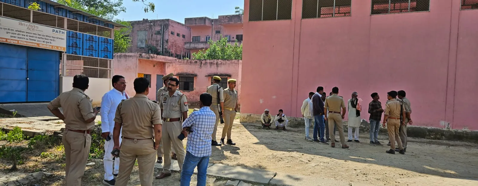 पीलीभीत:  हिरासत में लिए गए युवक की मौत, परिजन बोले पुलिस ने पीटकर ली जान.. मचा कोहराम