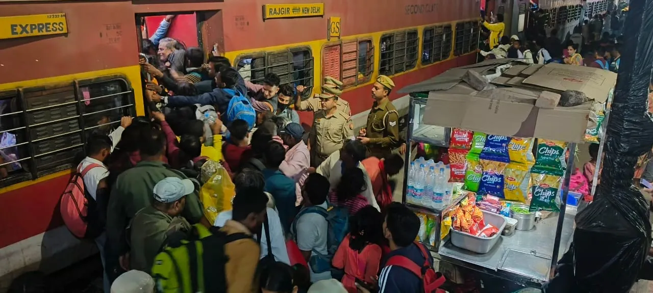 बरेली: श्रमजीवी एक्सप्रेस में महिला को पड़ा दिल का दौरा