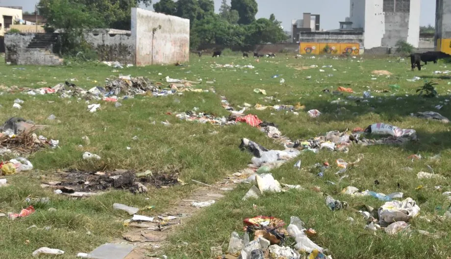 बरेली: निजी हाथों में सफाई का जिम्मा, शहर में लगे कूड़े के ढेर