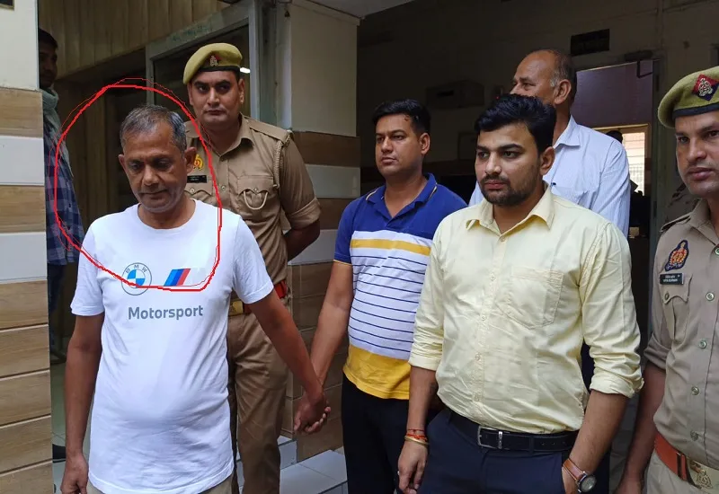 मुरादाबाद : क्राइम ब्रांच में तैनात इंस्पेक्टर 7000 रुपए की रिश्वत लेता गिरफ्तार, विभाग में मचा हड़कंप 