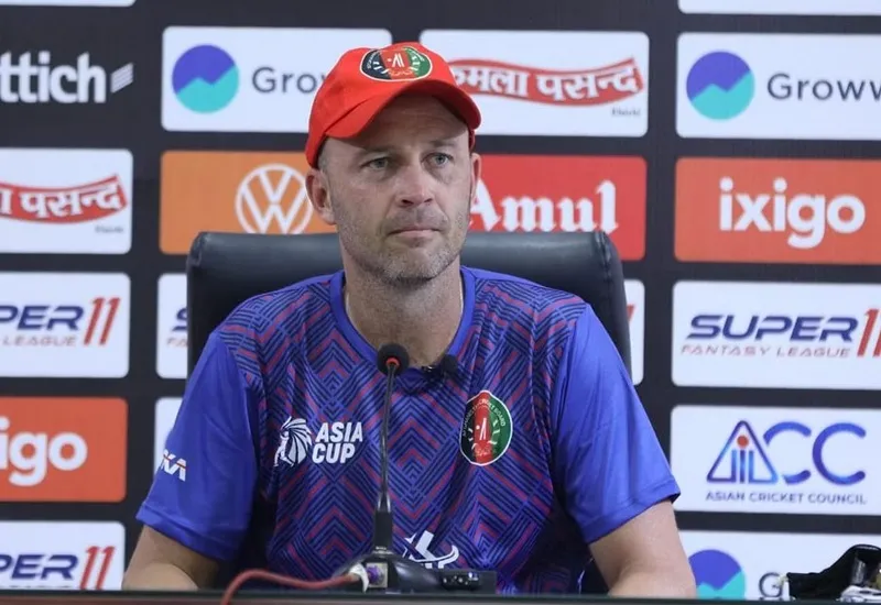 Cricket World Cup 2023 : राशिद खान को देर से गेंदबाजी करने पर जोनाथन ट्रॉट ने कहा, इसमें मेरी कोई भूमिका नहीं 