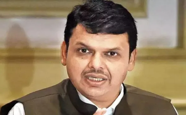 महाराष्ट्र सरकार संविदा के आधार पर भर्ती संबंधी आदेश को रद्द करेगी: फडणवीस 