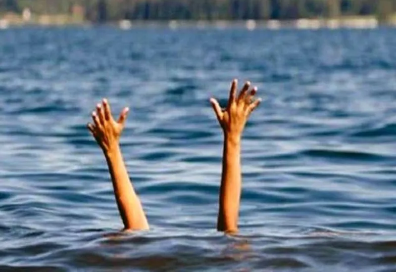 रामपुर : तालाब में डूबने से किशोर की मौत, मचा कोहराम