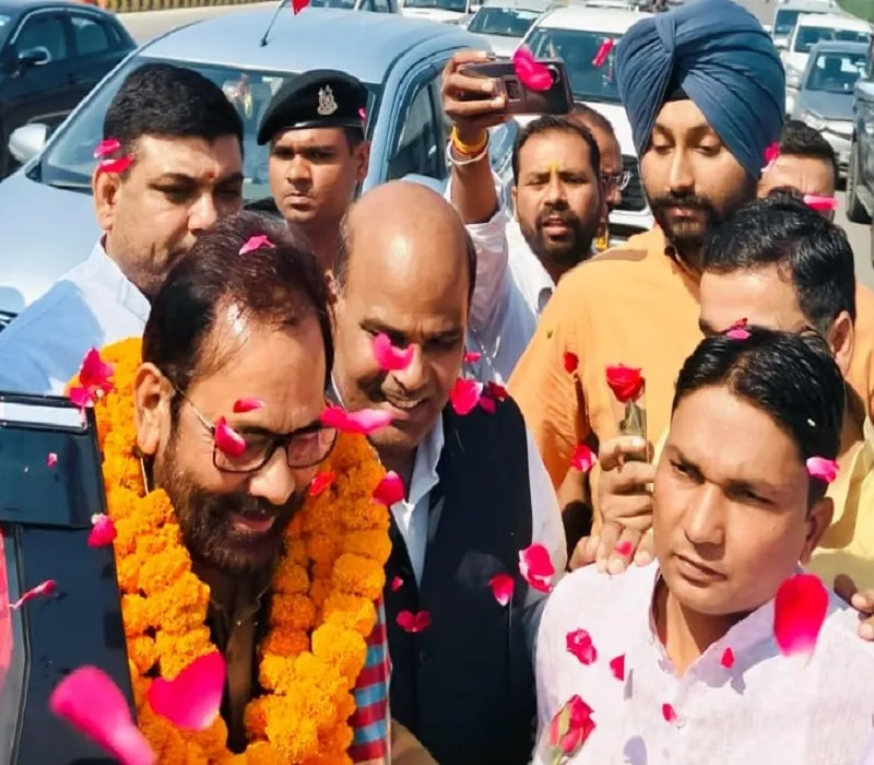 कांग्रेस ठगी का ठठेरी बाजार, ऐसा कोई सगा नहीं जिसको कांग्रेस ने ठगा नहीं...रामपुर पहुंचने पर बोले नकवी