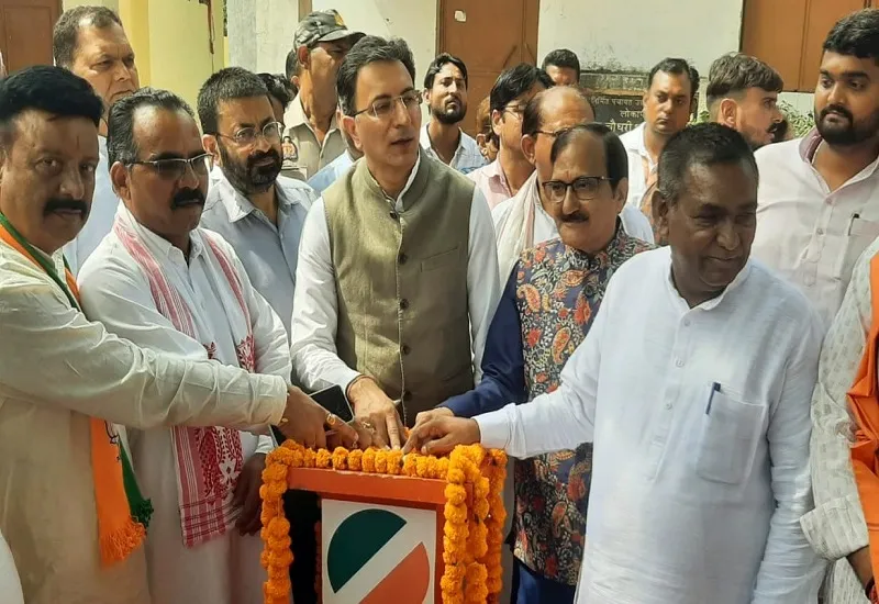 मुरादाबाद : मंत्री जितिन प्रसाद ने महात्मा गांधी-लाल बहादुर शास्त्री को दी श्रद्धांजलि, 16 गो आश्रय स्थलों के कार्य का किया शिलान्यास 