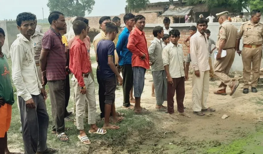 बदायूं: पानी भरे गड्ढे में डूबकर तीन साल के बच्चे की मौत, परिवार में मचा कोहराम