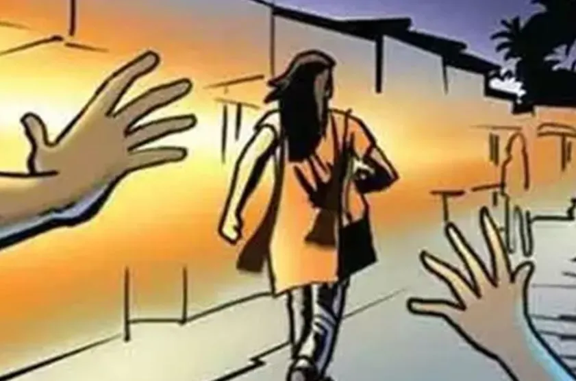 बरेली: नोएडा से पिता के साथ घर आ रही किशोरी का अपहरण