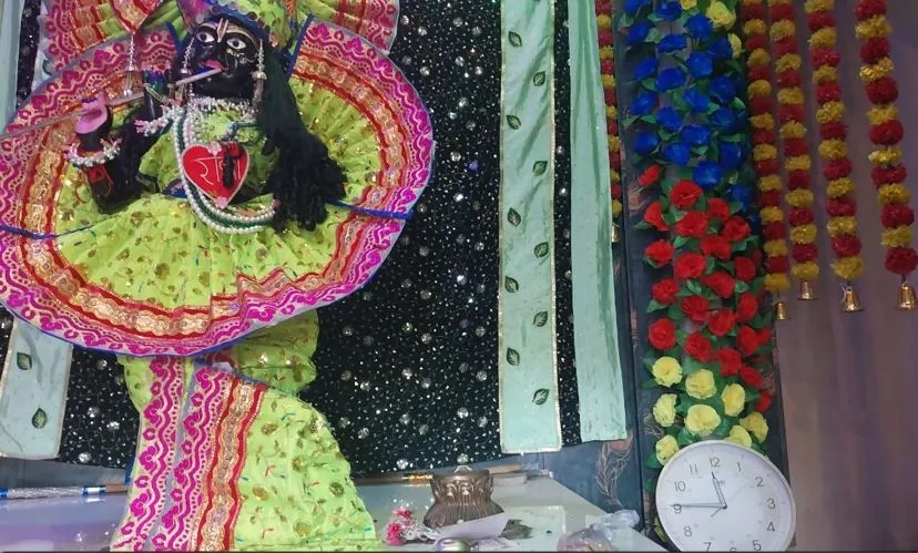 संभल: मंदिर से मूर्तियां और नकदी चोरी, श्रद्धालुओं में आक्रोश