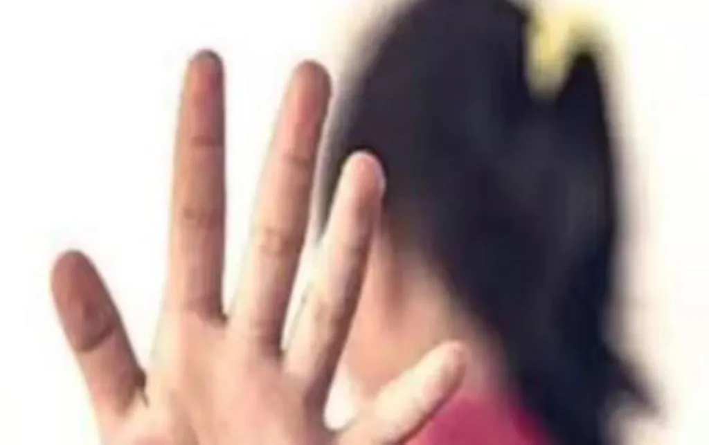 अमरोहा: शिक्षिका ने छात्रा को बेहरमी से पीटा, हालत नाजुक