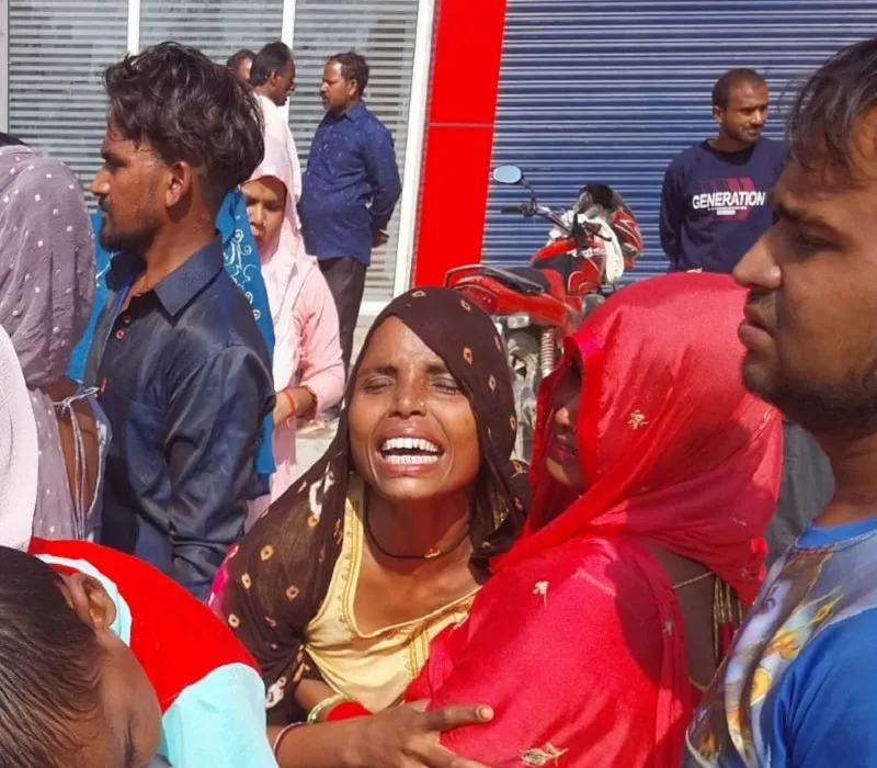 रामपुर : प्राइवेट अस्पताल में महिला की मौत पर भड़के परिजन, चिकित्सकों पर लगाया लापरवाही का आरोप 
