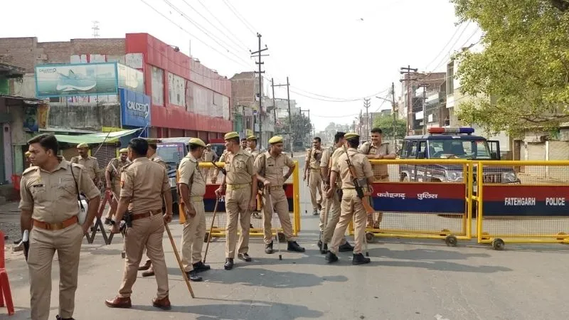 Farrukhabad: जिला प्रशासन ने बसपा नेता अनुपम दुबे पर की निगाहें टेढ़ी, होटल गुरु शरणम को ध्वस्त करने की कार्रवाई शुरू