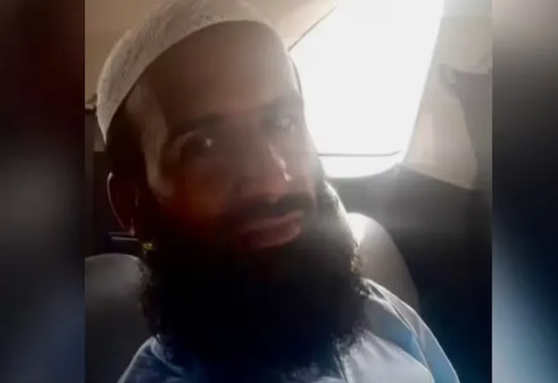 Pakistan : पाकिस्तान में भारत के एक और दुश्मन का सफाया! अज्ञात लोगों ने मुफ्ती कैसर फारुक को कराची में मारी गोली