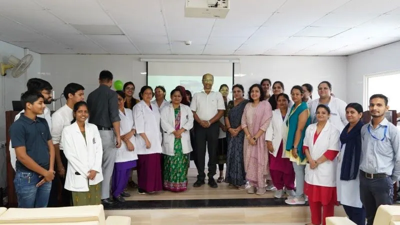 लखनऊ : नेशनल ऑर्थोडॉन्टिक दिवस पर डॉ. शैली ने टेढ़े-मेढ़े दांतों को सेहत के लिए बताया हानिकारक, हर उम्र में इलाज संभव