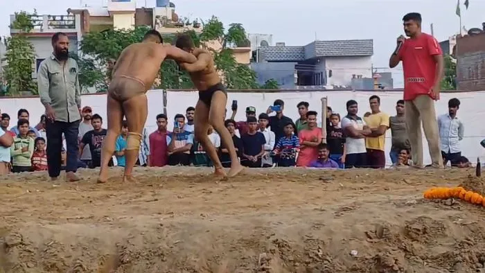 बरेली: जोगी नवादा का दंगल बना हिंदू-मुस्लिम एकता का प्रतीक, हर धर्म से आते हैं यहां पहलवान 